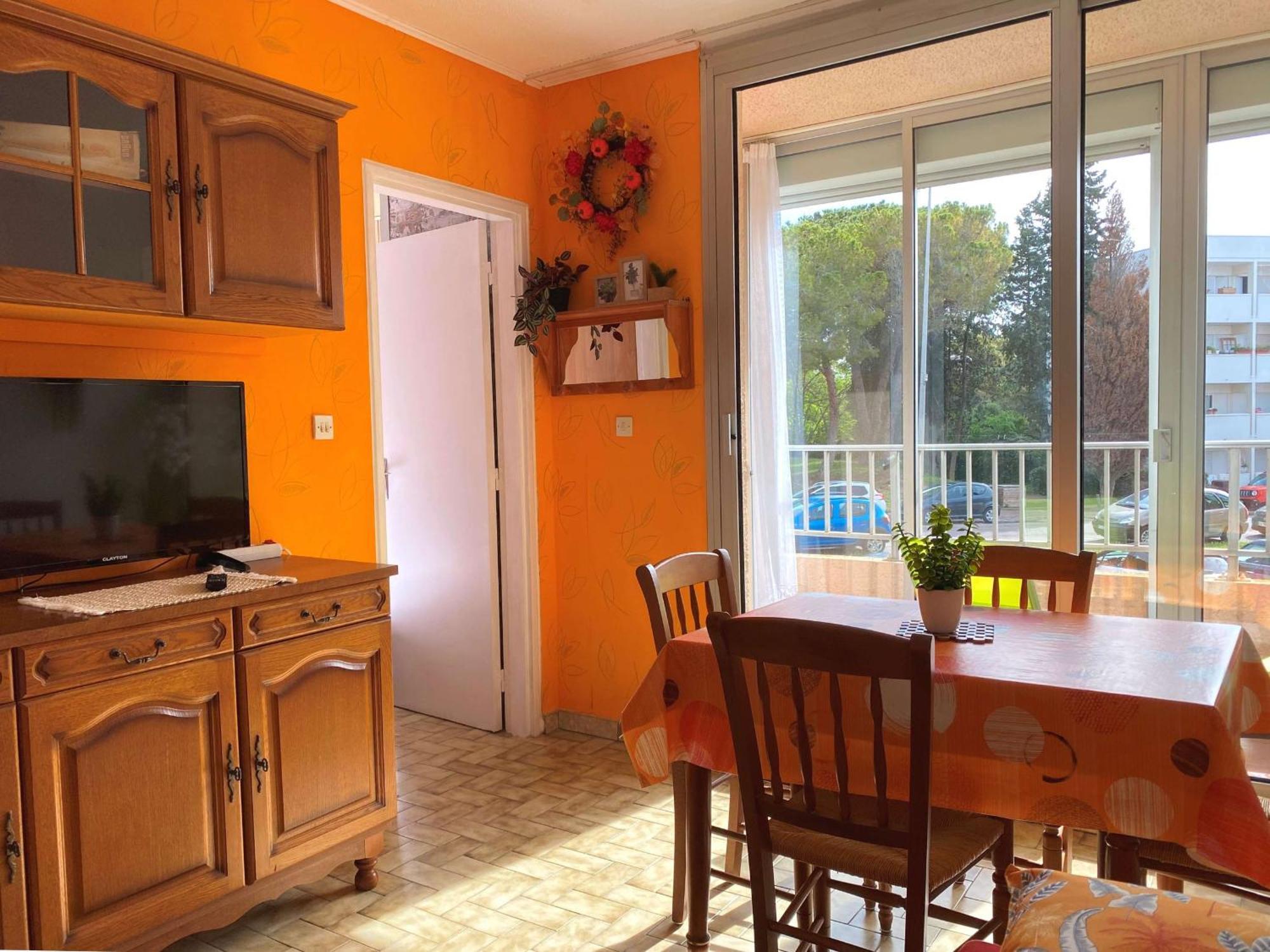 Apartment T2 Avec Loggia, Proche Centre Et Etang De Thau - Calme, Equipe, 34540 - Fr-1-553-251